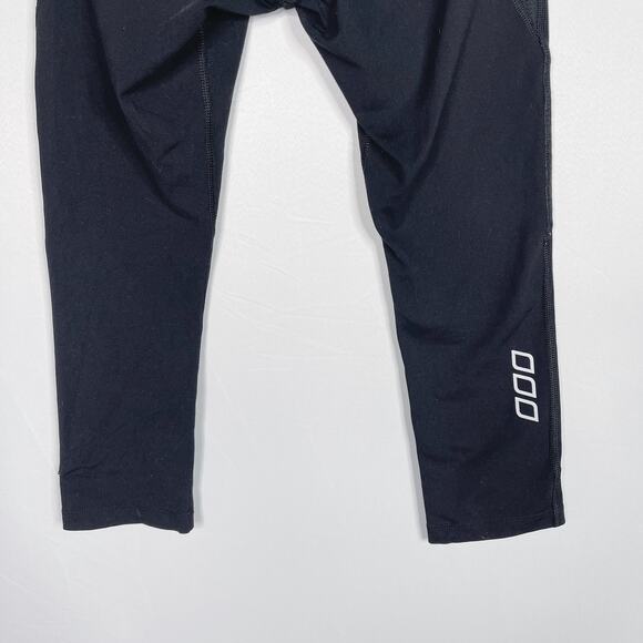 Lorna Jane XSmall XS Black Faux Leather Mesh Pieced Capri Leggings Workout - Picture 9 of 9